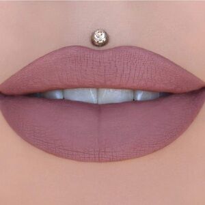 Jeffree Star Deceased Velour Lipstick
Shade NEW